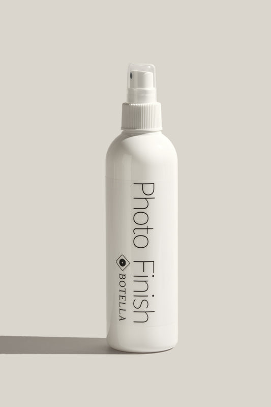 Photo Finish 250ml Designed for nail techs who want that flawless photo finish.